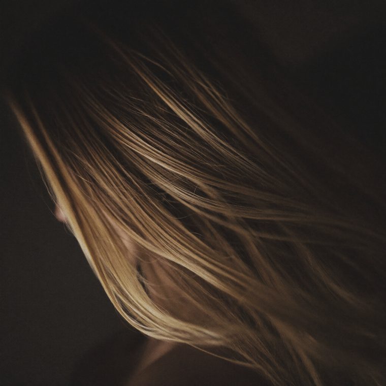Dimensional highlights and lowlights with movement